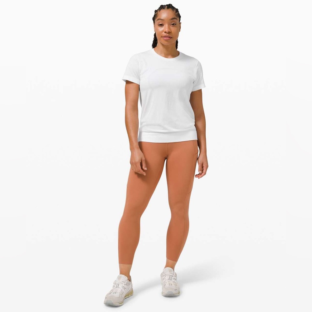 Lululemon Swiftly Breathe Short Sleeve Shirt Relaxed Fit Running Activewear Gym - Picture 2 of 10